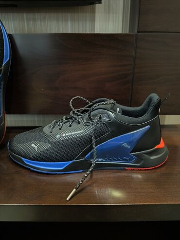 Кроссовки и спортивная обувь: Оригинал . размер 46,5-47 подойдёт . puma Motorsport