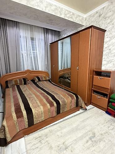 Мебель: Спальный гарнитур в классическом стиле, тёплый оттенок «орех» — 2