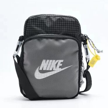 спортивные сумки: Очень удобная,также стильная барсетка NIKE 😍😍😍 Дополнит любой ваш
