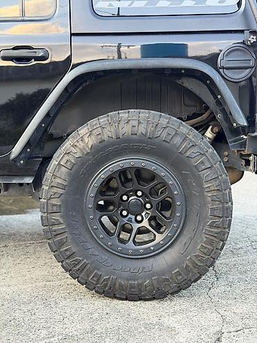Jeep: Jeep Wrangler: 2021 г., Бензин — 16
