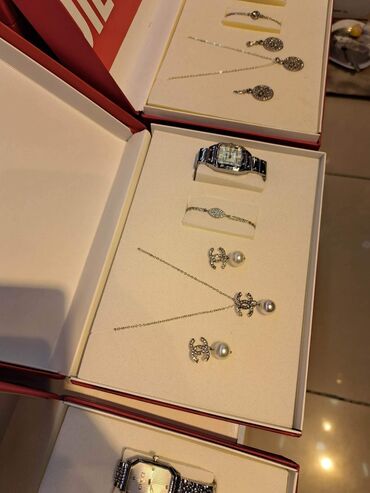 Setovi nakita: Markirani setovi 6800 din slanje svakog utorka — 2