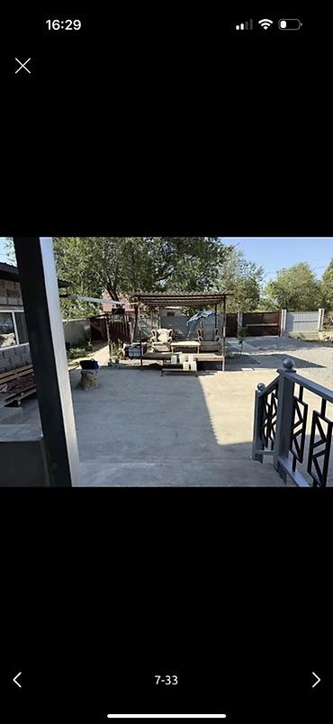 Продажа коттеджей и домов: Продаётся двухэтажный частный дом с большим закрытым двором. Основные — 4