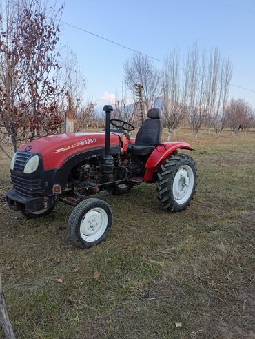 Мини-тракторы Lovol: Трактор юто 250 (красный) - Компактный колесный трактор с открытым — 1