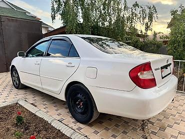 Toyota: Toyota Camry: 2002 г., Седан — 5