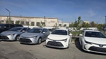 tayota karolla: Toyota Corolla: 2022 г., 1.8 л, Вариатор, Гибрид, Седан — 3
