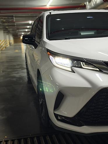 таета сиена 2021: Toyota Sienna: 2022 г., 2.5 л, Автомат, Гибрид, Минивэн — 3