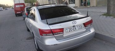 Hyundai: Hyundai Sonata – gümüşü rəngdə sedan. Texniki xüsusiyyət və — 10