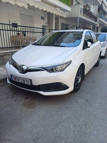 Toyota Auris: 1.4 l. | 2015 έ. Πολυμορφικό