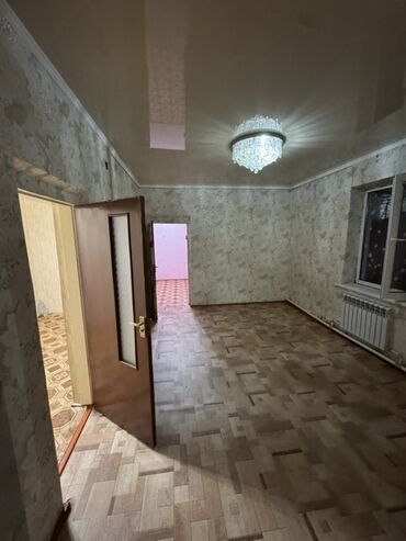 дом бизнес: 3 комнаты, 67 м², Старый ремонт