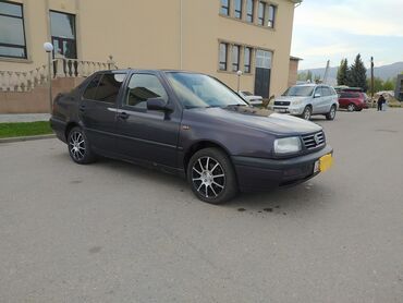 Volkswagen: Volkswagen Vento: 1996 г., 1.8 л, Механика, Бензин, Седан