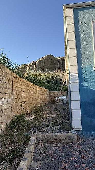 Həyət evləri və villalar: Satılır: hasarlı həyəti olan fərdi yaşayış evi - Tikili: 2 mərtəbəli — 4