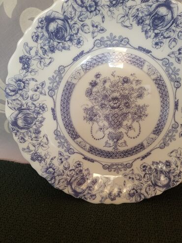 Kuhinjski setovi: Tanjiri od arkopala desertni francuski iz 80ih. Tanjiri perfekni bez — 6