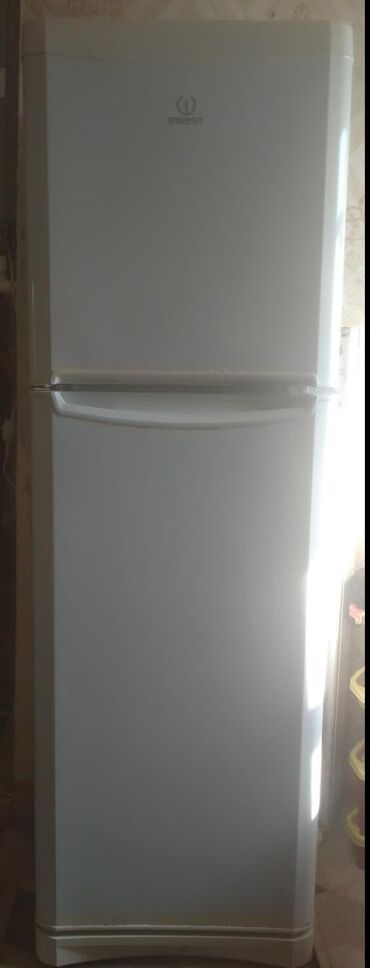 soyuducu alan: Б/у 2 двери Indesit Холодильник Продажа, цвет - Белый