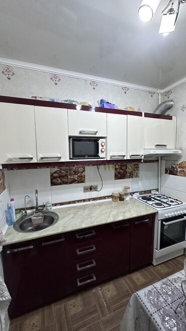 встроенные шкафы бу: Кухонный гарнитур, Б/у, цвет - Белый, ДСП, Самовывоз