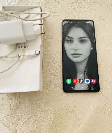 samsung galaxy a7 qiymeti: Samsung Galaxy A72, 128 GB, rəng - Qara, Barmaq izi, İki sim kartlı, Face ID