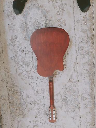 Гитары: Акустическая гитара с вырезом (cutaway), дредноут. - Форм‑фактор — 8