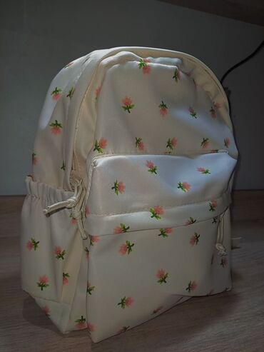 сумка мессенджер женская: Продаю рюкзак так как перенравилась

Новый неношанный. 🔥🔥