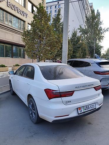 BYD: BYD Qin: 2021 г., Электромобиль, Седан — 3