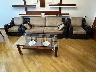 Qonaq otağı üçün dəst: 3 yerlik divan + 2 ədəd kreslo + şüşə sehpə -