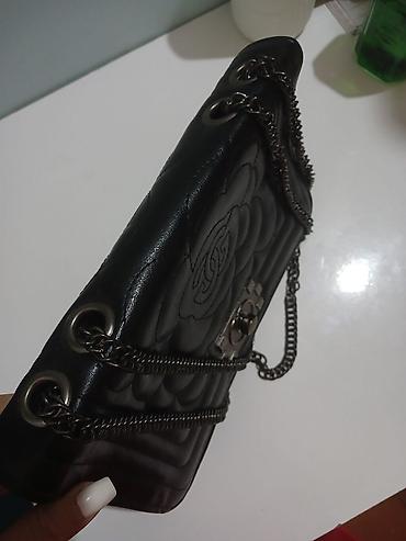 chanel sep: Qara dəri çiyin çantası - Material: yumşaq teksturalı qara süni/dəri — 2