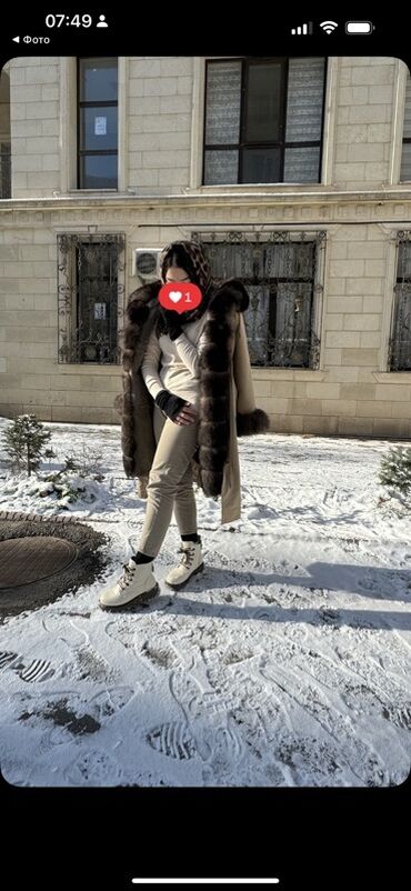 шапки новые зимние: Элегантное зимнее парка с натуральный мехом отделкой - Длина: миди -