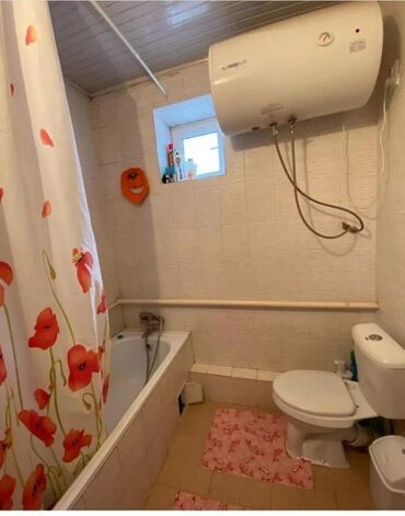 туалет домик: 86 м², 4 комнаты, Требуется ремонт Кухонная мебель