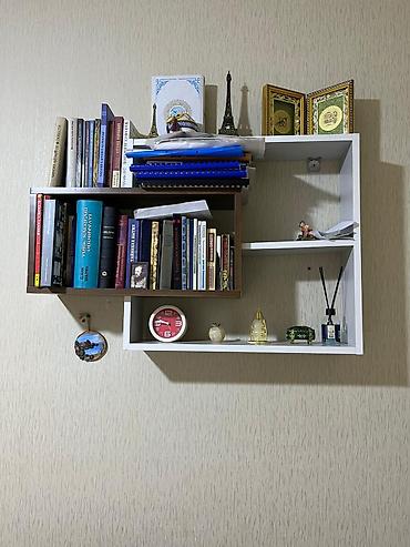 divar kitab refleri: Divar tipli kitab rəfi və dekorativ saxlama sistemi - Dizayn — 1