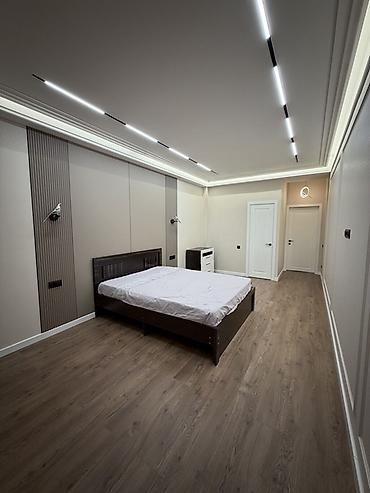 Долгосрочная аренда квартир: Трехкомнатная студия в современном минималистичном стиле. Район — 1