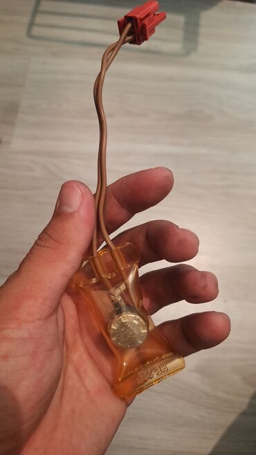 Ремонт холодильников, морозильников: Профессиональный ремонт холодильников. Я — сертифицированный мастер — 4