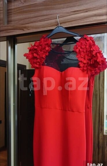 женские велюровые платья: Məhsul: Ziyafət donu 38 ölçü - Rəng: Parlaq qırmızı - Model: Uzun