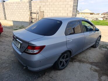 продаю машину в рассрочку: Honda Город: 2003 г., 1.3 л, Автомат, Бензин, Седан