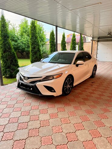 Продажа авто: Toyota Camry: 2018 г., 2.5 л, Автомат, Бензин, Седан