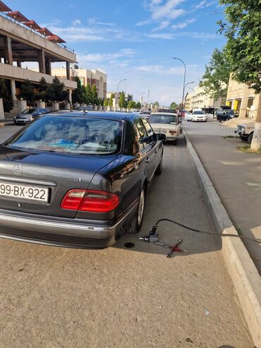 mercedes vito qiymeti azerbaycanda: Mercedes-Benz 200: 2.2 l | 2000 il Sedan