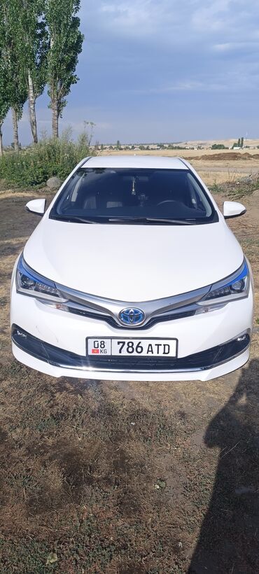 срочная продажа авто по низким ценам: Toyota Corolla: 2018 г., 1.8 л, Автоматические, Гибрид, Седан