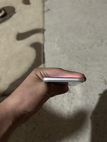 Apple iPhone: IPhone SE 2020, 64 GB — 6
