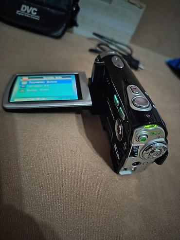 Videokameralar: Sony rəqəmsal video kamera Xüsusiyyətlər: - Maks. 12.0 MP şəkil — 3