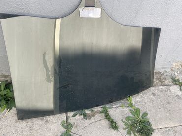 Avtomobil şüşələri: Arxa, Mercedes-Benz MPV/SUV/miniven tipli avtomobillərin arxa yan pəncərələri üçün ölçü və forma baxımından uyğun modellərlə işlənə bilər., 2014 il, Almaniya, Ünvandan götürmə — 2