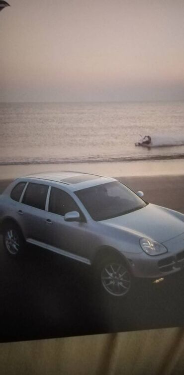 Knjige i stripovi: Knjiga:Porsche Cayenne, 2002. god. ISBN 3-3-3,192 str. veliki format — 9
