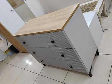 Комод современного дизайна с 3 выдвижными ящиками - Корпус: белый