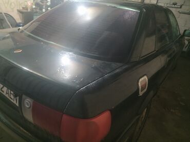 Audi: Audi 80: 1992 г., 2 л, Механика, Бензин, Седан