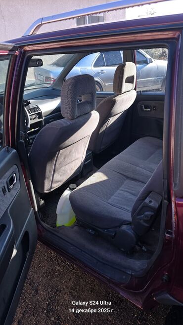 Mitsubishi: Mitsubishi Space Wagon: 1994 г., 2 л, Механика, Бензин, Минивэн — 6