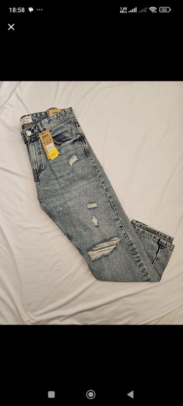 Farmerke: Muške farmerke – više modela sa ispranim i pocepanim efektom - — 2