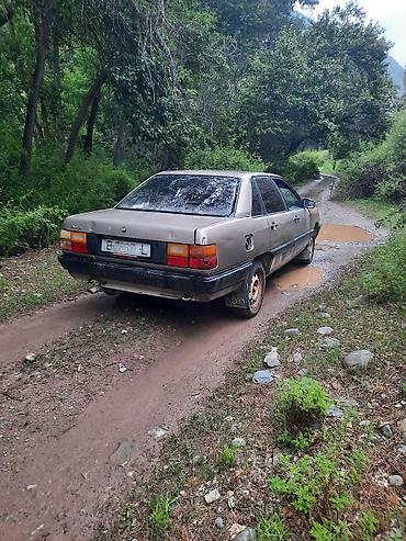 Унаа сатуу: Audi 100: 1989 г., Кол менен иштөөчү, Седан — 3