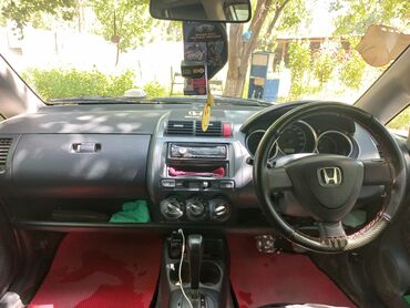 красовер машина: Honda Fit: 2001 г., 1.3 л, Автомат, Бензин, Хэтчбэк