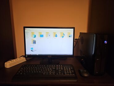 monitori za racunare: Desktop racunar, kao nov, savrseno radi, uz racunar dobijate Philips