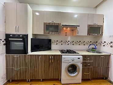 saç moyka: İşlənmiş mətbəx mebeli- vəziyyəti ortadır. Mebel, qaz plitəsi — 3