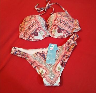 Cinslər: Qadın bikini dəsti - Marka: CENSO (etiket üzərində “Basics Swimwear”)