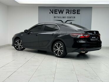 Toyota: Toyota Camry: 2021 г., 2.5 л, Вариатор, Гибрид, Седан