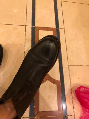 Botinkalar: Сarlo Pazolini Qara dəri Chelsea çəkmələri - Material: yumşaq təbii -da lalafo.az — 11 Botinkalar: Сarlo Pazolini Qara dəri Chelsea çəkmələri - Material: yumşaq təbii — 11