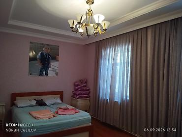 ev gülləri və adları: Hovlu həyət evi - Geniş, işıqlı salon: yelçəkən plan, dekorativ — 9